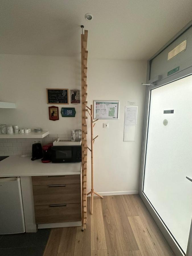 Modern And Warm Fully Renovated Split Level Apart Steps Away From The Grands Boulevard Apartment Paris Exterior photo