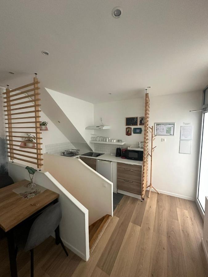 Modern And Warm Fully Renovated Split Level Apart Steps Away From The Grands Boulevard Apartment Paris Exterior photo